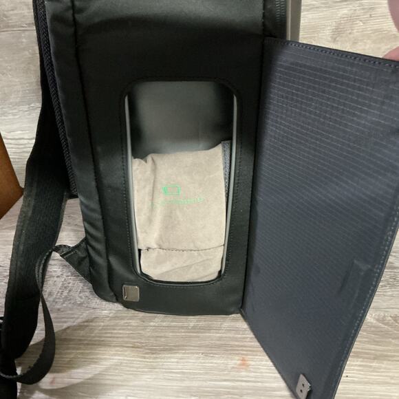 Korin Anti-Theft Laptop Backpack with Lock USB Port Fits 16” Black - Picture 8 of 15